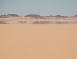 Espejismos en el desierto de Abu Minqar
