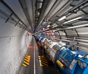 Interior del tunel LHC del CERN. Foto: Maximilien Brice - © 2009 CERN