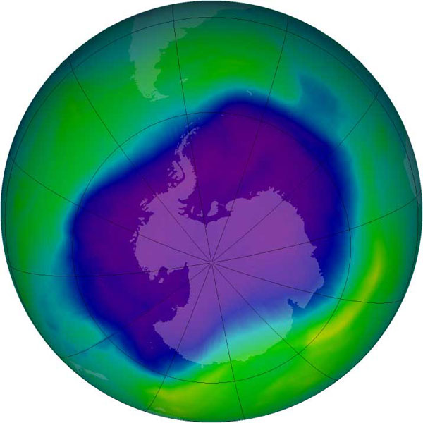Distribución de la concentración de ozono sobre la Antártica durante el mínimo alcanzado en septiembre de 2006. Crédito: NASA.