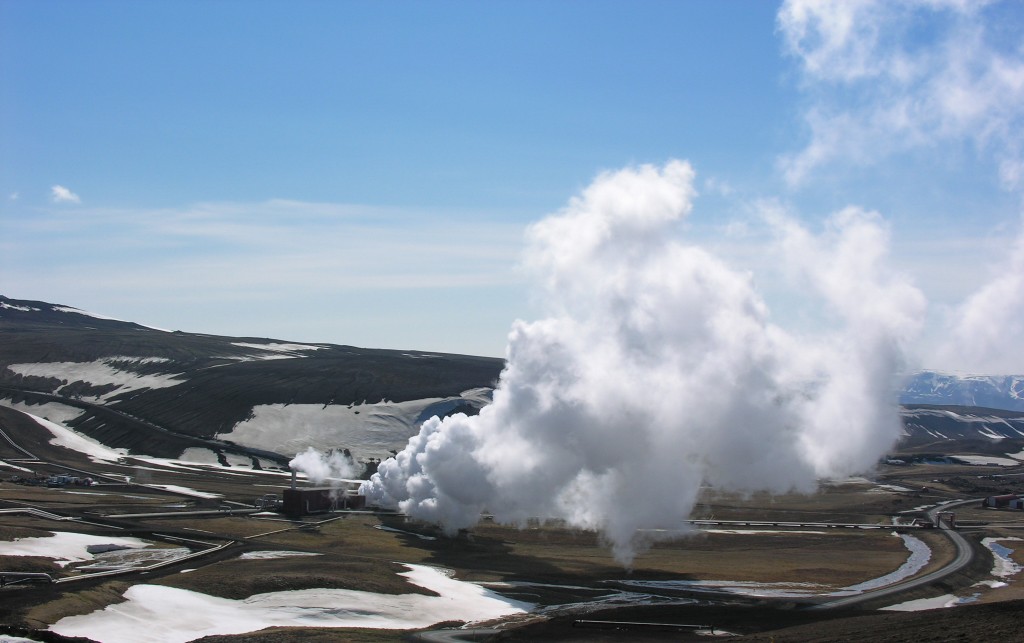Planta de energía geotérmica Krafla Islandia. Foto: Hansueli Krapf / Wikipedia