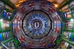 Uno de los detectores del LHC, CMS, durante su montaje.